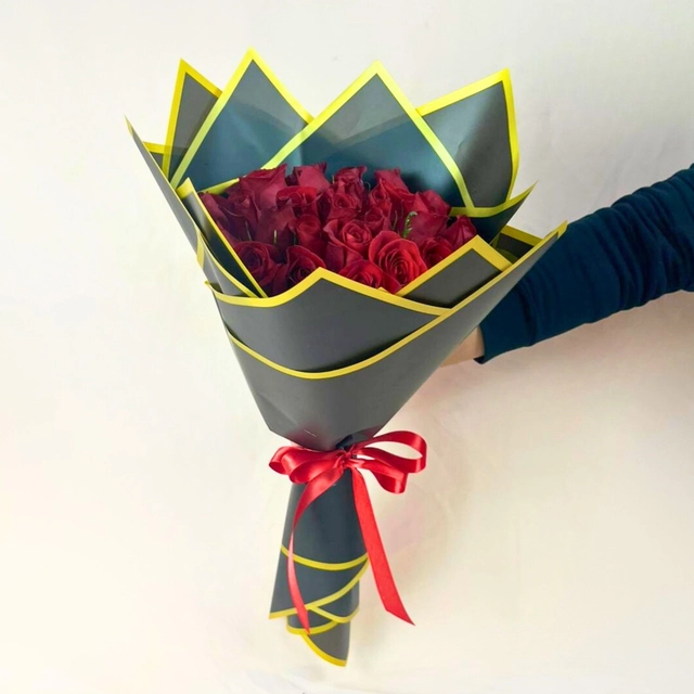 RAMO DE 24 ROSAS