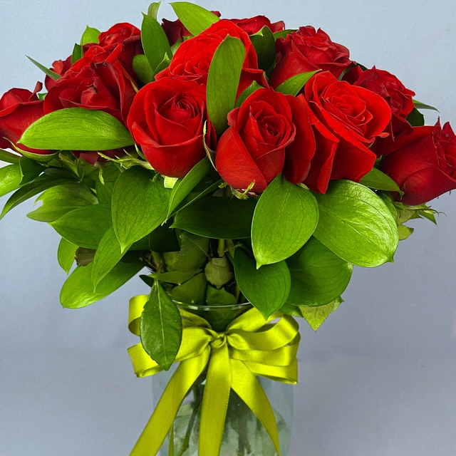 Jarrón de 24 Rosas