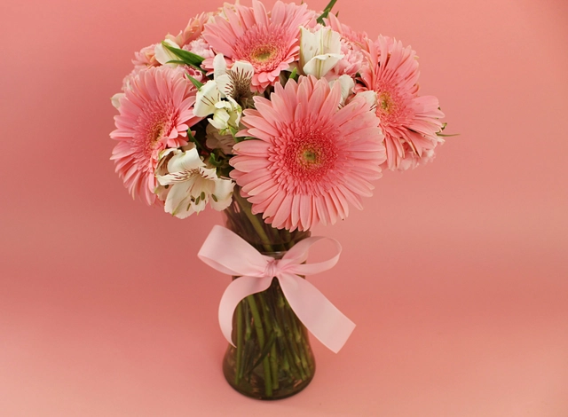 Jarrón 8 Gerberas Rosa y Alstroemerias