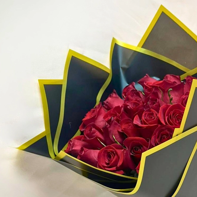 RAMO DE 24 ROSAS